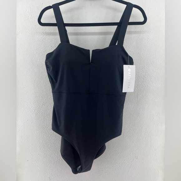 NWT Athleta Square Neck V One Piece Black Slimming Swimsuit 38 B/C - Picture 2 of 8
